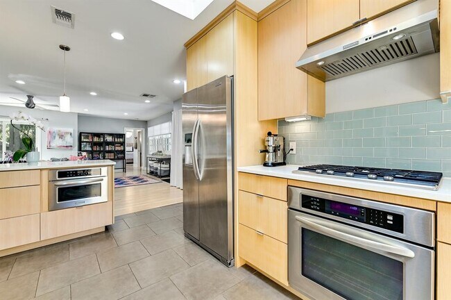 Photo - 3321 Windsor Rd