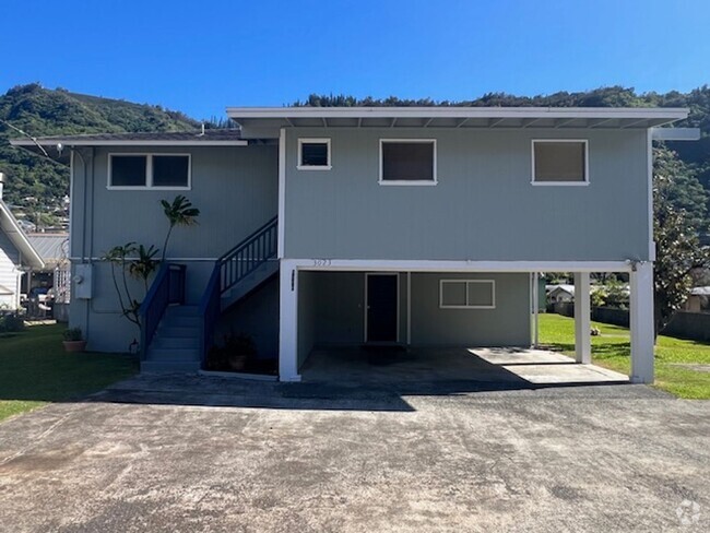 Building Photo - Right in the Heart of Manoa Valley - Fully... Rental