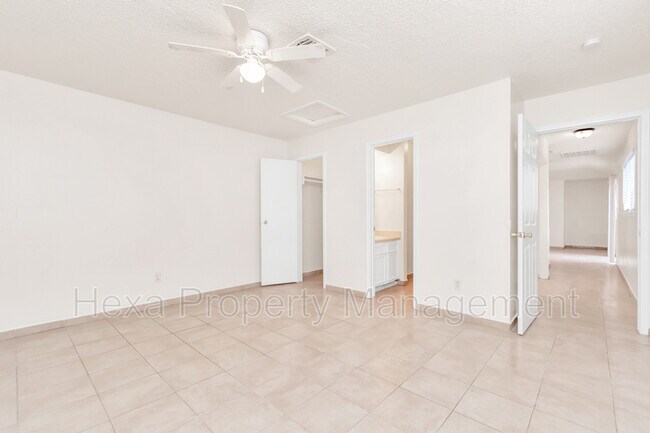 Photo - 6021 Bonn Echo Ln Unidad 2 bedroom