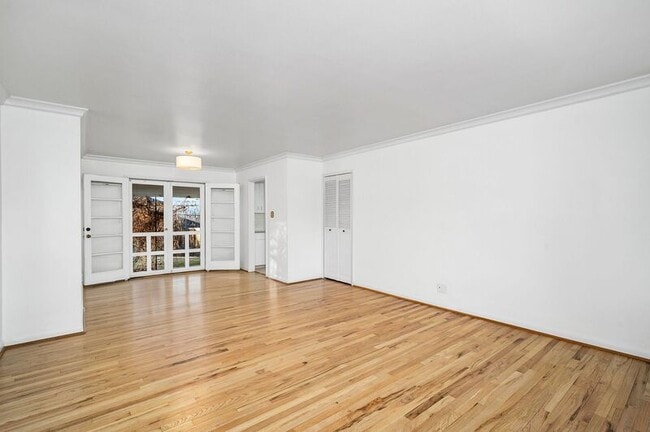 Photo - 2921 S Adams St