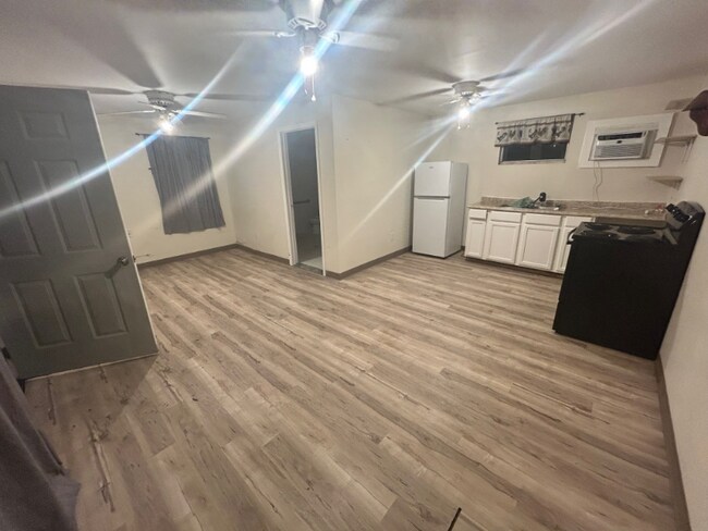 Photo - 2652 Merwyn Rd