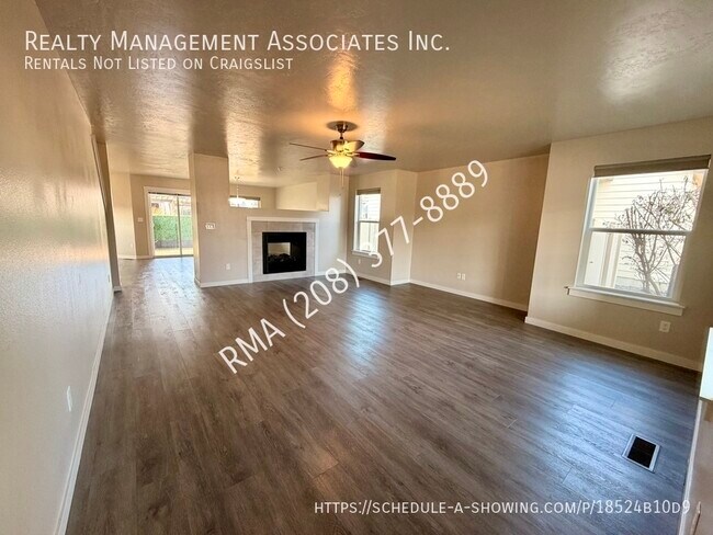 Photo - 6059 N Silver Spruce Ave