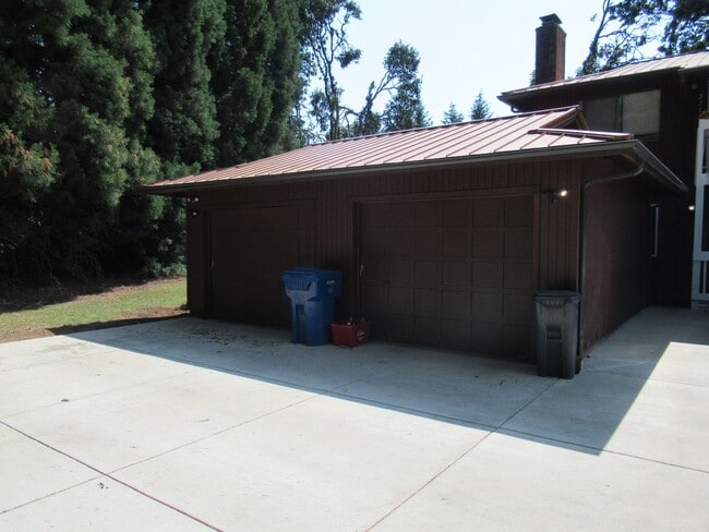 Photo - Large Two Bedroom w/ Garage Unit 2214