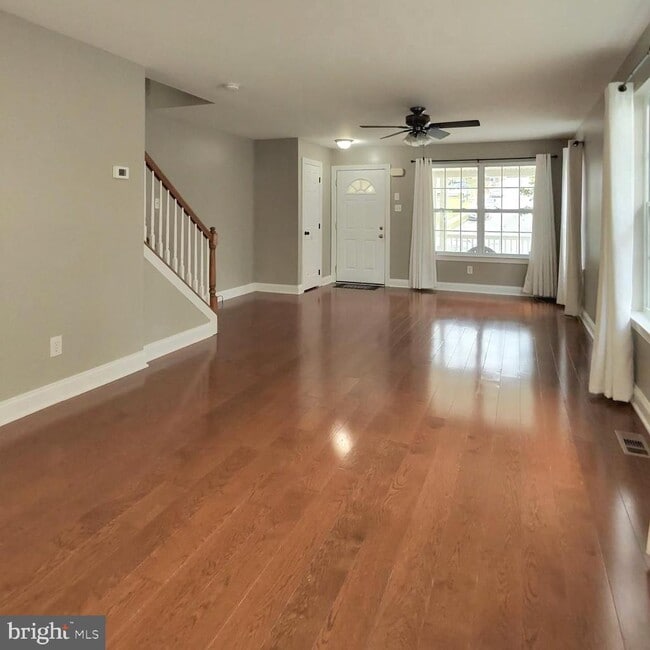 Photo - 449 N Washington St