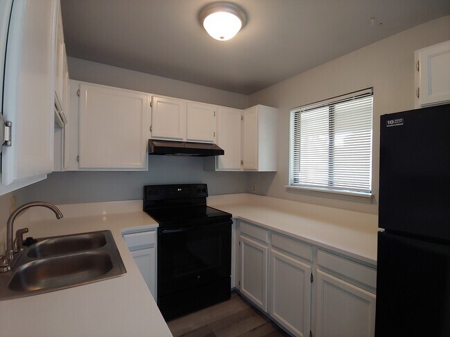 Photo - 2B/2B in Desirable Boulder Wimbledon Condos