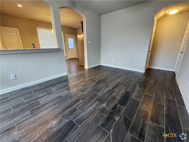 Building Photo - 430 Creekside Curve Rental