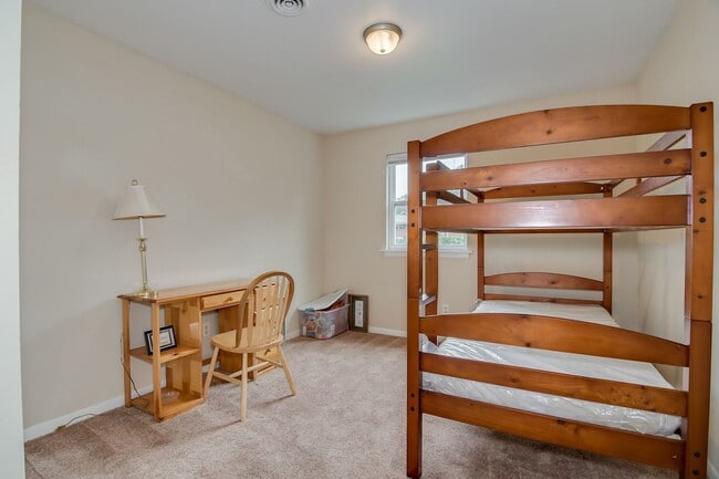 Photo - Azalea Park Apartments