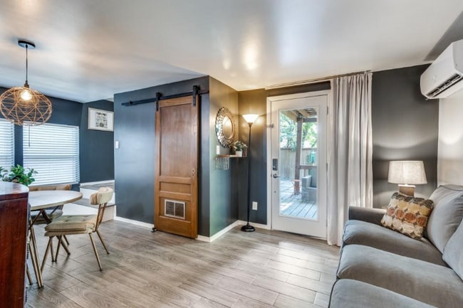 Photo - 5424 Odom Ave