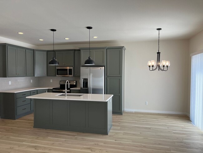 3 Bed 2.5 Bath Single Family Home - 3 Bed 2.5 Bath Single Family Home