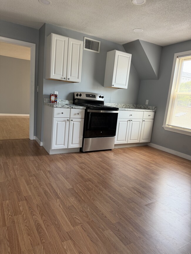 Kitchen - 24 Lake Ave Unit 24 Lake Ave