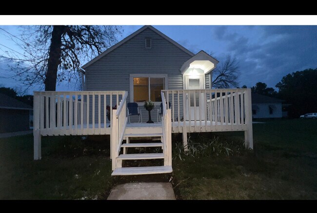 Photo - 305 Shelby St House