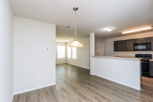 Photo - 21819 King Hts Ln