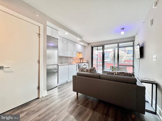 Photo - 1311 13th St NW Unidad 408