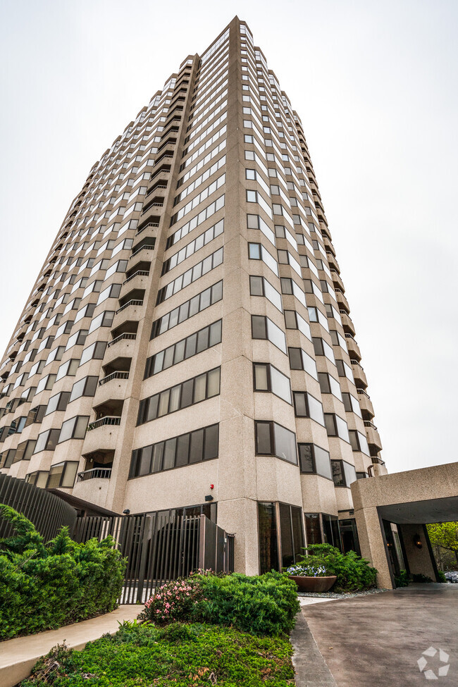 Building Photo - 3030 McKinney Ave Unit La Tour  303 Rental