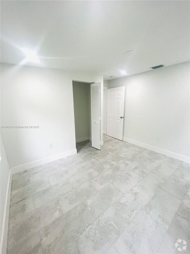 Building Photo - 8000 NW 11th Ave Unit 2 Rental