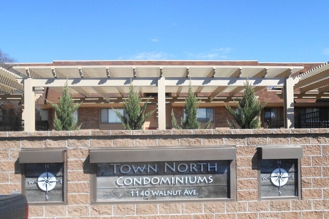 Building Photo - Scheduel a showing today! Unit 19