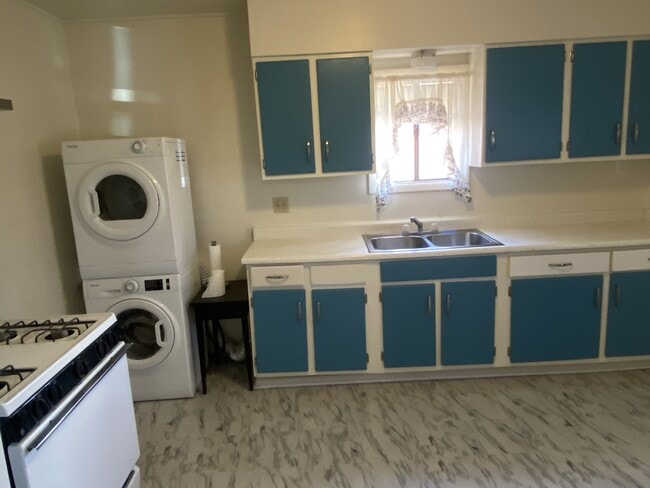 Photo - 143 E District St