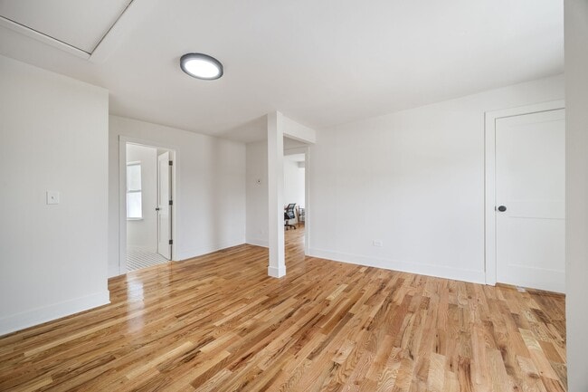 Photo - 1000 Foster St Apartamentos