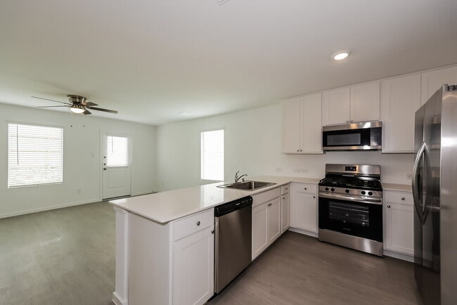 Photo - 2233 Crested Saguaro St