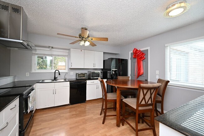 Photo - 13102 Richmond Ave