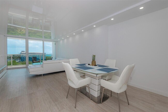 Photo - 100 Bayview Dr Unit 825