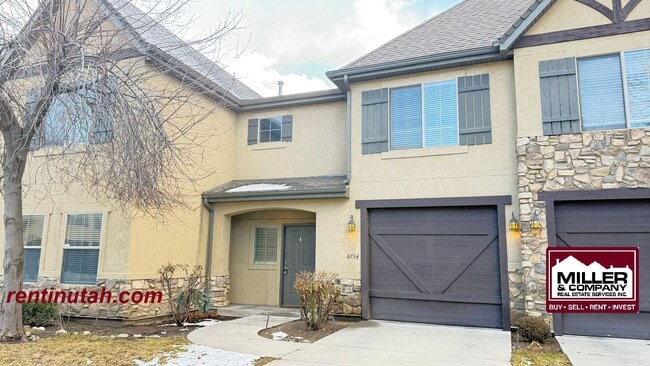Photo - Beautiful townhouse in The Cottages at 9th!