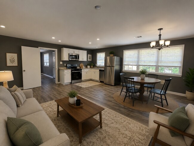 Photo - 2728 Pierce Dr N
