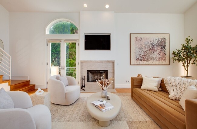 Photo - Sophisticated Bright & Spacious Furnished 2 Bed 2.5 Bath Penthouse Loft with private Rooftop in P... Unit 304