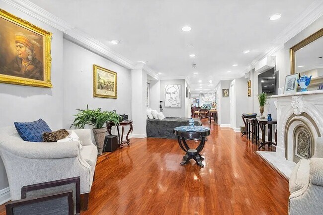 Photo - 163 E 71st St Unit 1C