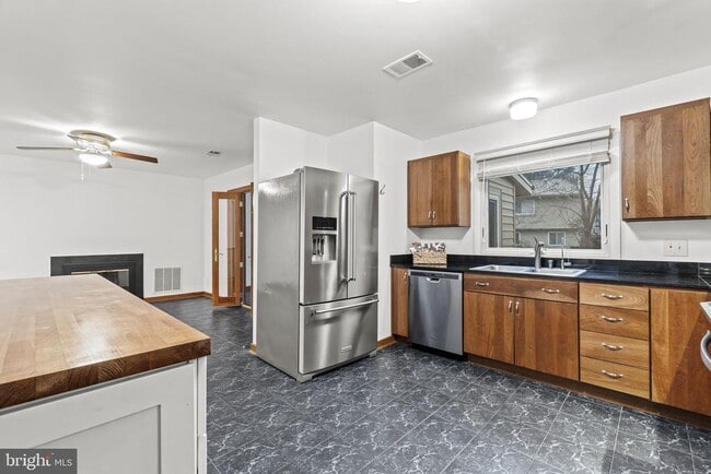 Photo - 7005 Brookington Ct