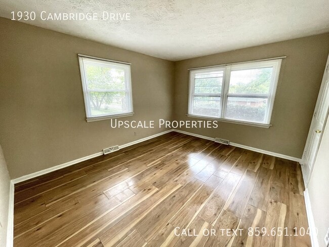 Photo - 1930 Cambridge Dr