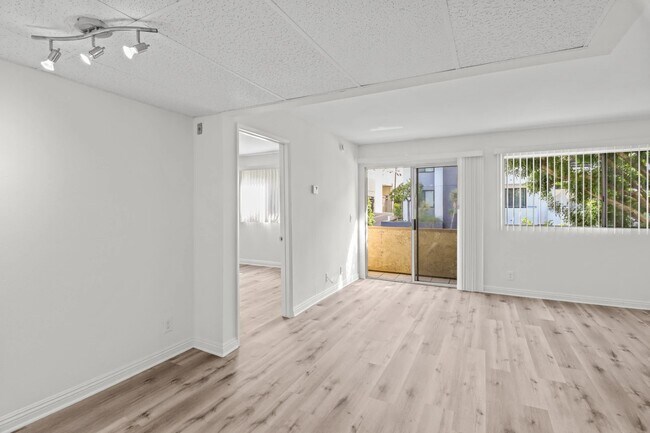 Photo - 1394 Midvale Avenue,