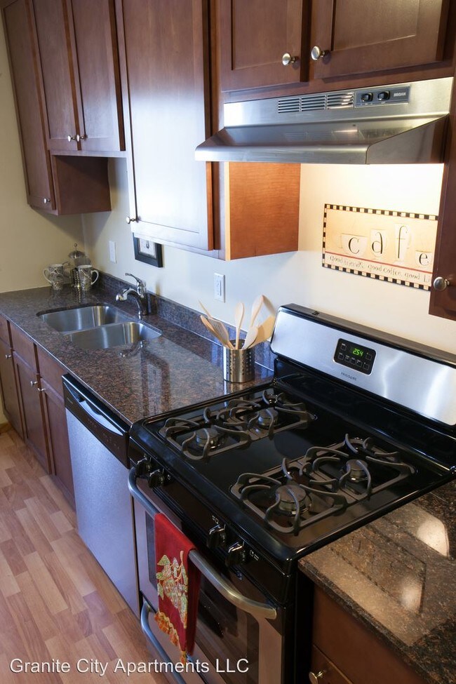 Photo - 3415 65th Ave N