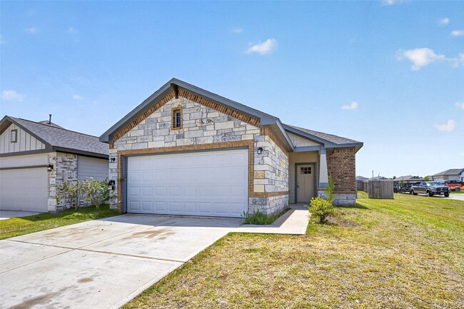 Building Photo - 25331 Yellowbells Pl
