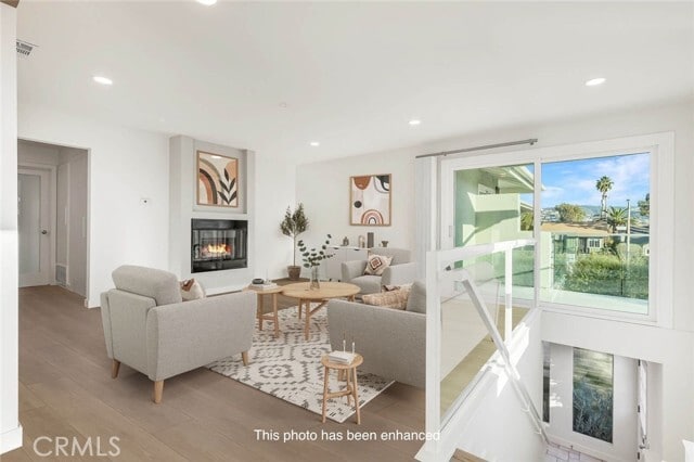 Photo - 372 Locust St