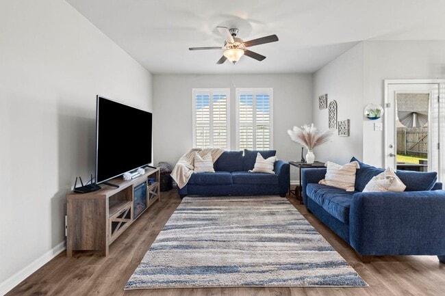 Photo - 294 Windsor Woods