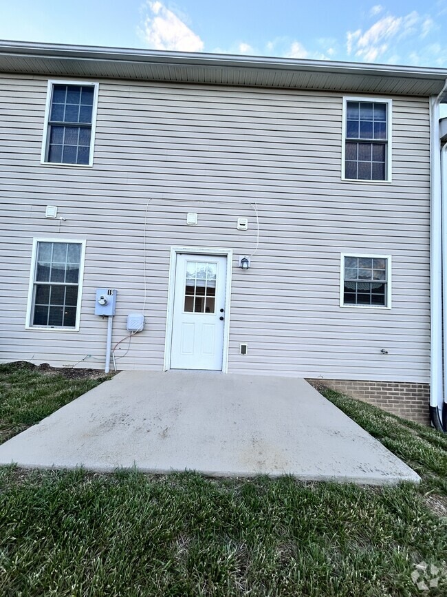 Building Photo - 19 Paige Dr Rental