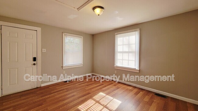 Photo - 104 Plum Tree Ln