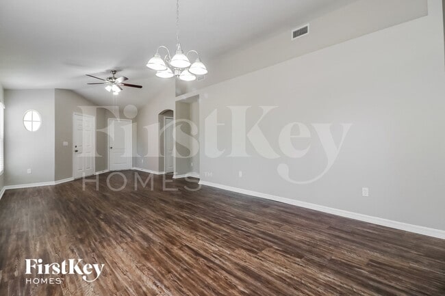 Photo - 905 Lake Shore Ranch Dr