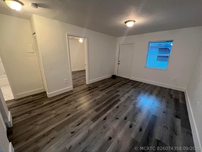 242 NW 14th St Unit 2