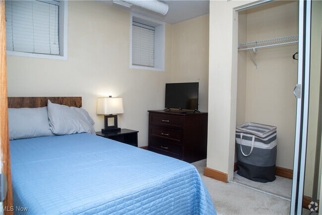 Building Photo - 11433 Ashbury Ave Unit 8 Rental