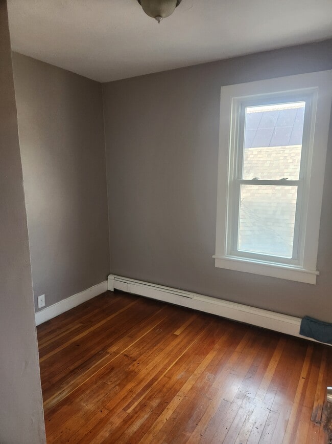 Photo - 11 Fairview Ave Unit APT 2