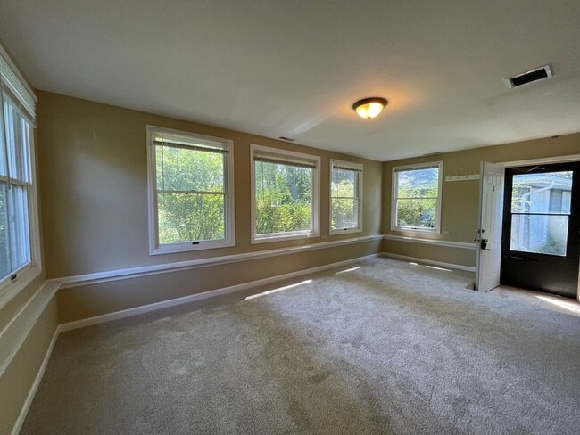 Photo - 1 Bedroom 1 Bath Unit in Grayslake!