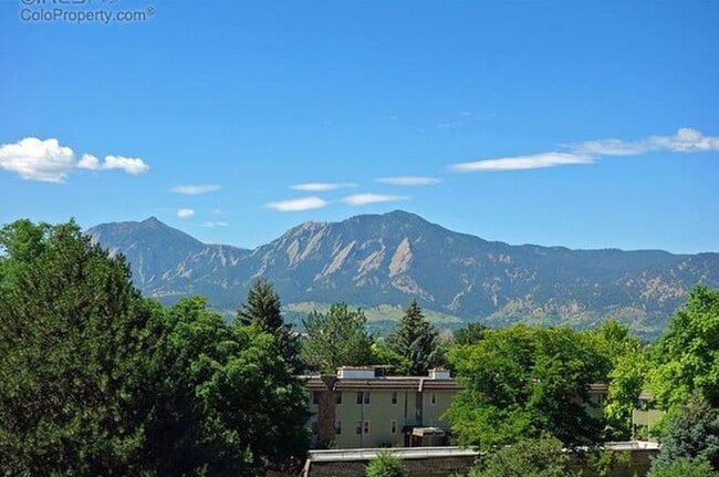 Photo - 3240 Iris Ave Unidad 206