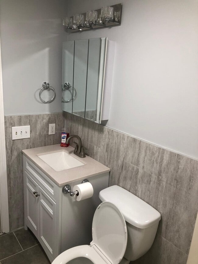 Photo - 422 Smithfield Ave