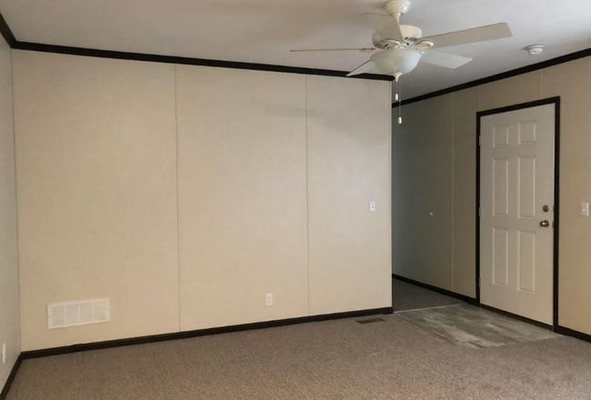 Photo - 114 Applewood Ln