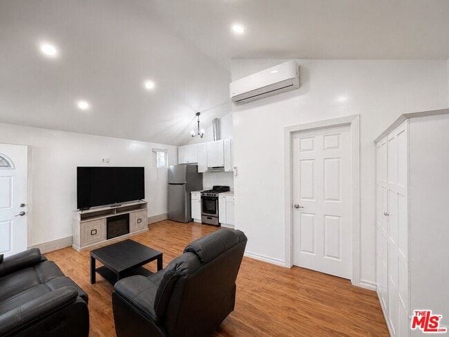Photo - 7913 Vanscoy Ave