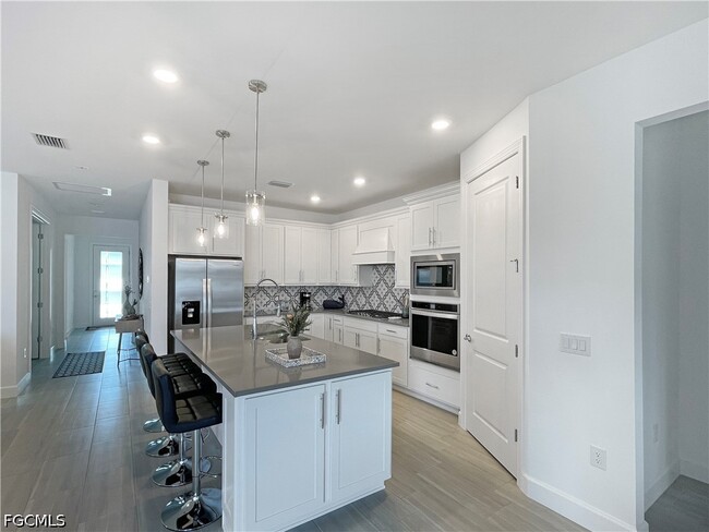 2057 Yellowfin Cir