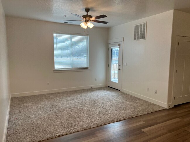 Photo - 684 N 380 W