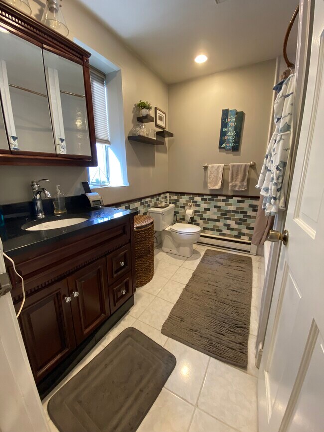 Photo - 16 North Sq Unit 3